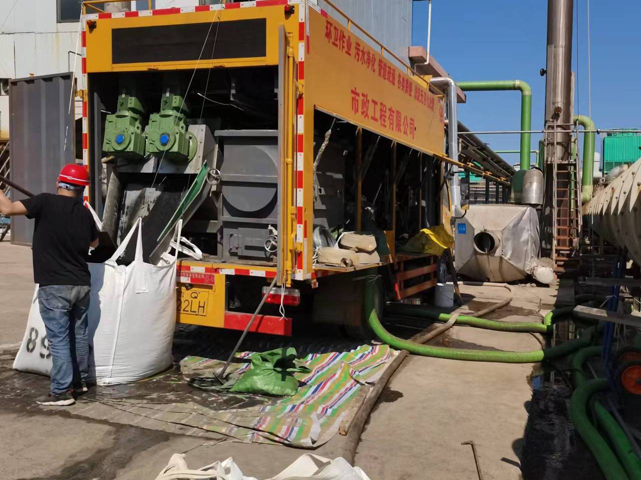 江孜淤泥压干处理